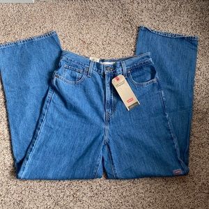 NWT Levi’s High Waisted Straight Leg Jeans